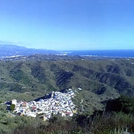 Paseo Por Los Nubes Villa Moclinejo